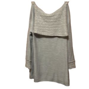 Woman’s turtle neck sweater.     75